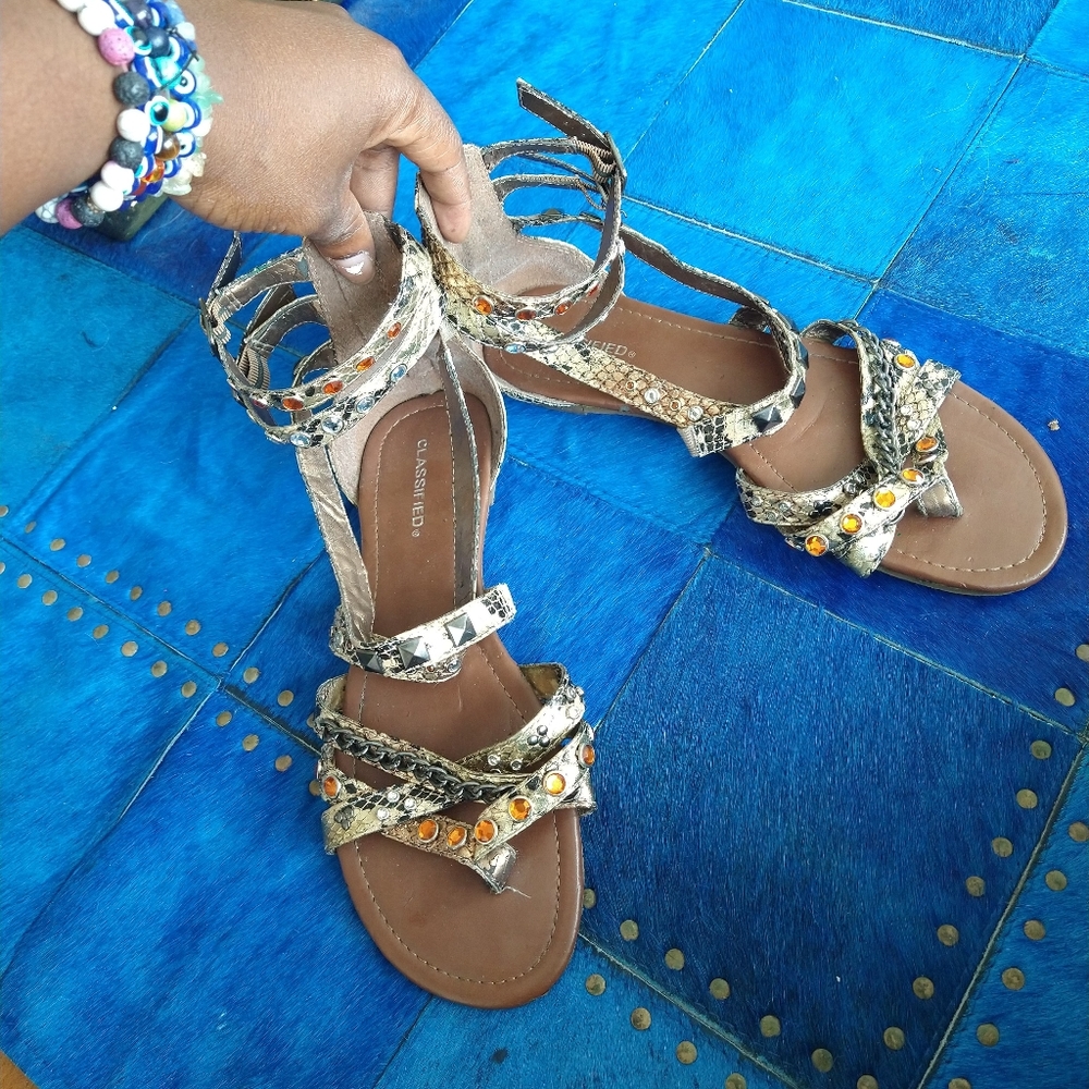 Classified jeweled Sandals